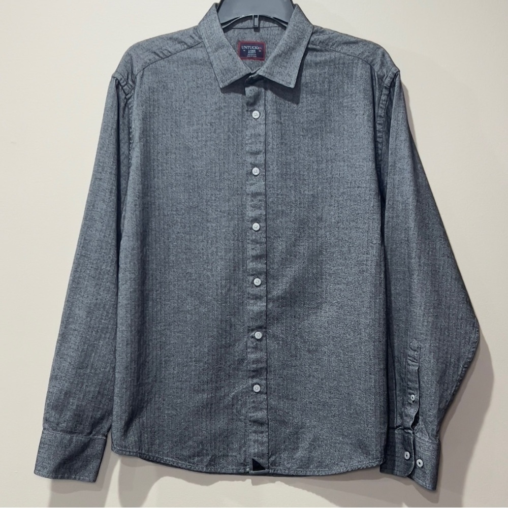 UNTUCK IT Large Slim Fit Light Flannel Chevron Gray Button Downs. 100% Cotton.